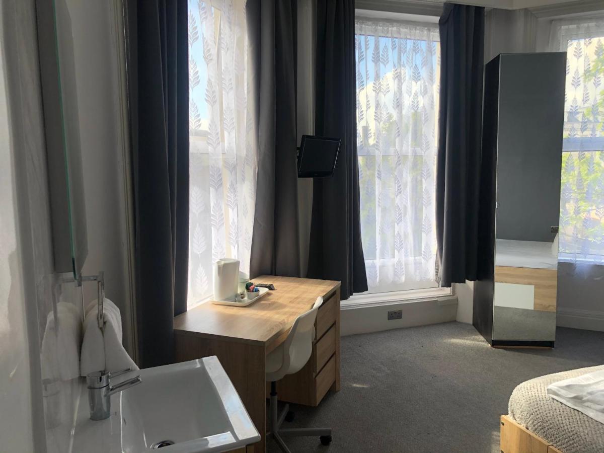 Capital One Hotel Bournemouth Esterno foto