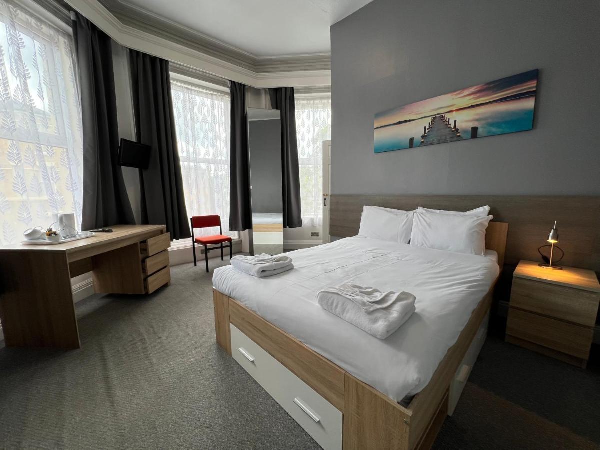 Capital One Hotel Bournemouth Esterno foto