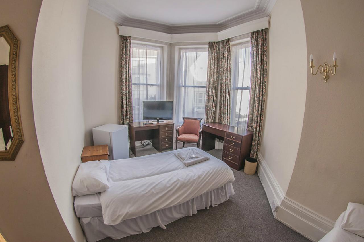 Capital One Hotel Bournemouth Esterno foto